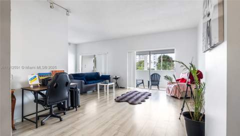 500 Bayview Dr 117, Sunny Isles Beach FL - photo 9 of 23