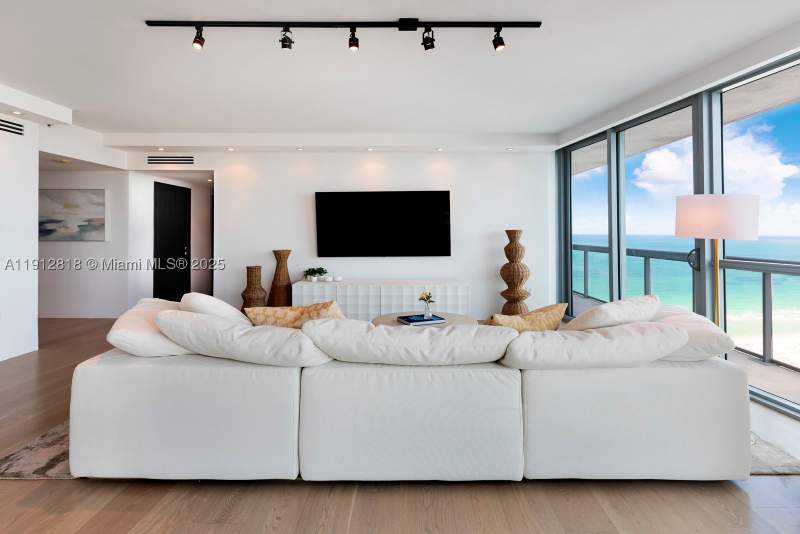 2 bedroom Condominium at 101 20th St 3006, Setai Resort & Residences, Miami Beach — photo 3