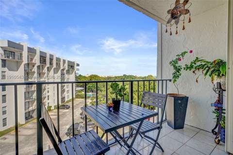 9686 Fontainebleau Blvd 507, Miami FL - photo 19 of 34