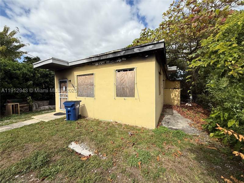 3 bedroom SingleFamilyResidence at 1865 NW 70th St, Liberty City, Miami — photo 3