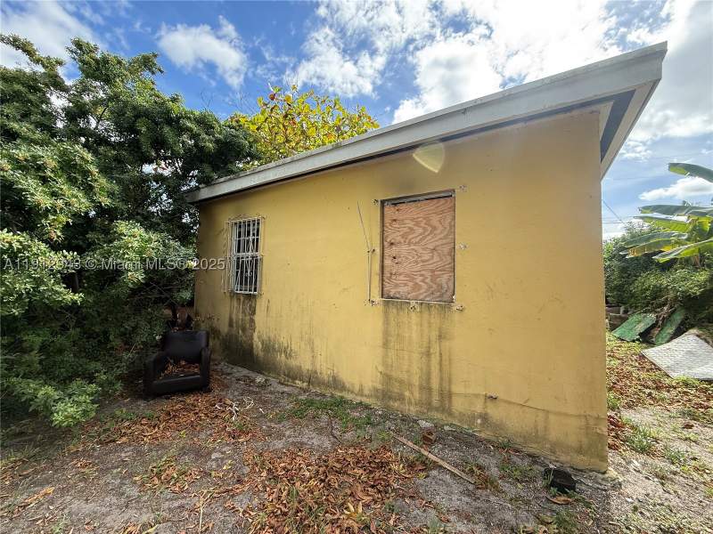 3 bedroom SingleFamilyResidence at 1865 NW 70th St, Liberty City, Miami — photo 4