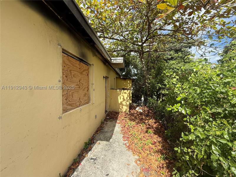 3 bedroom SingleFamilyResidence at 1865 NW 70th St, Liberty City, Miami — photo 5