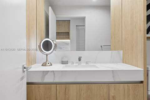 11 NE 6th St 1906, Miami FL - photo 20 of 42