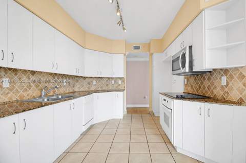 3370 Hidden Bay Dr 804, Aventura FL - photo 21 of 41