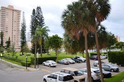 290 174th St M10, Sunny Isles Beach FL - photo 18 of 23