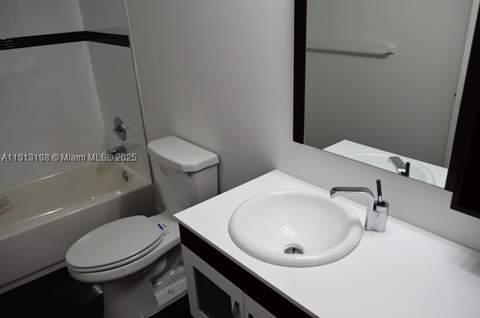 290 174th St M10, Sunny Isles Beach FL - photo 9 of 23