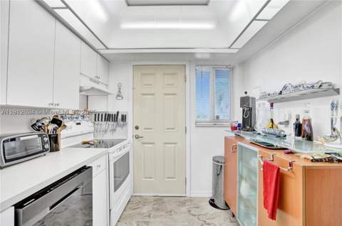 1000 NE 191st St 21, Miami FL - photo 10 of 23