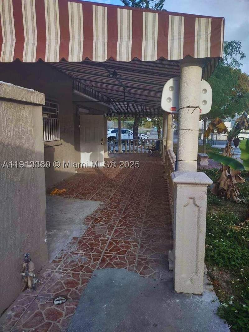 3 bedroom SingleFamilyResidence at 6422 NW 29th Ave, 62nd Street Heights, Miami — photo 2