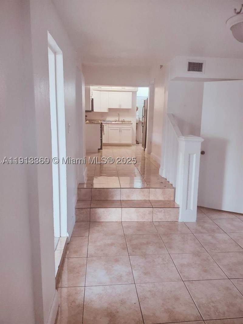 3 bedroom SingleFamilyResidence at 6422 NW 29th Ave, 62nd Street Heights, Miami — photo 3