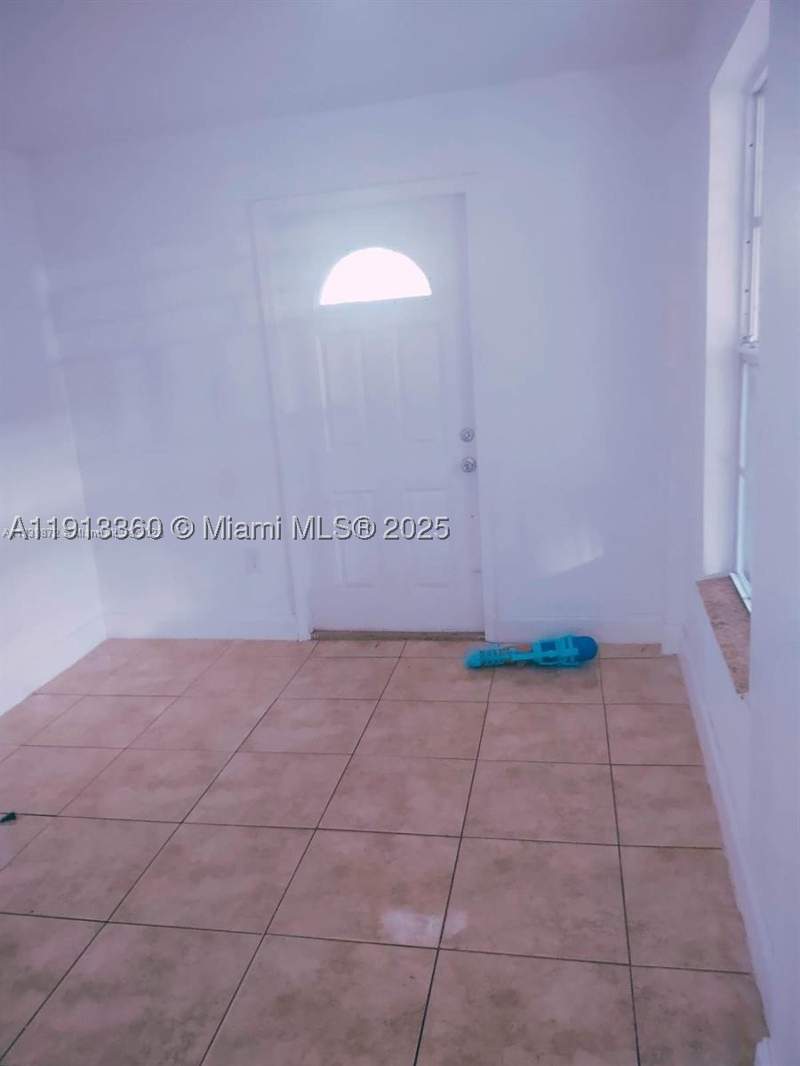3 bedroom SingleFamilyResidence at 6422 NW 29th Ave, 62nd Street Heights, Miami — photo 4