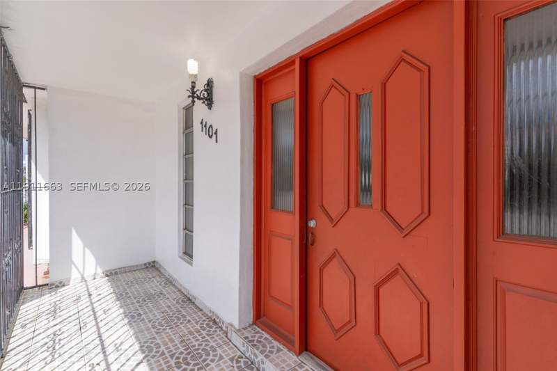 5 bedroom SingleFamilyResidence at 1101 SW 17 Ave, Shenandoah, Miami — photo 2