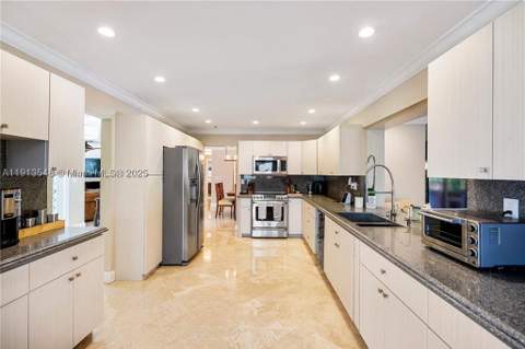 21280 NE 23rd Ave, Miami FL - photo 14 of 17