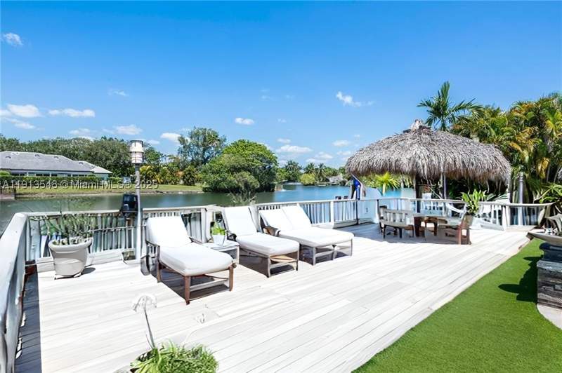 5 bedroom SingleFamilyResidence at 21280 NE 23rd Ave, Highland Lakes East, Miami — photo 4