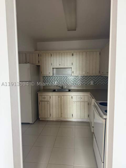 2025 NE 164th St 406, North Miami Beach FL - photo 9 of 10