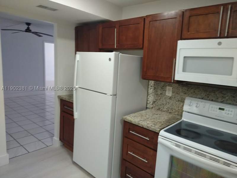 2 bedroom Condominium at 700 NW 214th St 403, Ellington At County Line, Miami Gardens — photo 3