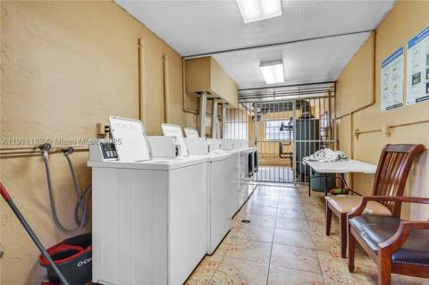 1330 W 54th St 302C, Hialeah FL - photo 20 of 20