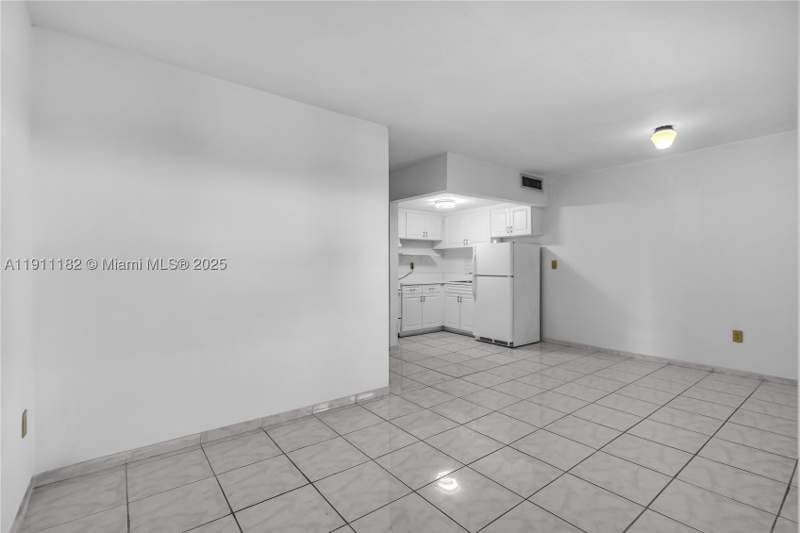 1 bedroom Condominium at 1330 W 54th St 302C, The Kensington Condo, Hialeah — photo 4