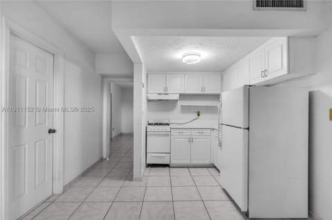 1330 W 54th St 302C, Hialeah FL - photo 6 of 20