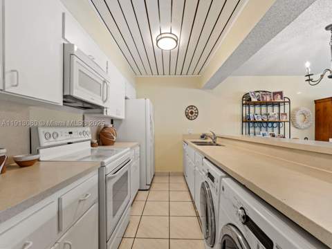 13350 SW 91st Ter C, Miami FL - photo 8 of 30