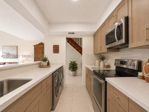 13350 SW 91st Ter C, Miami FL - photo 9 of 30