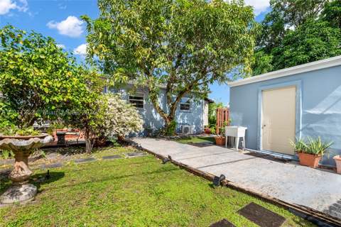 682 W 37th St, Hialeah FL - photo 15 of 23