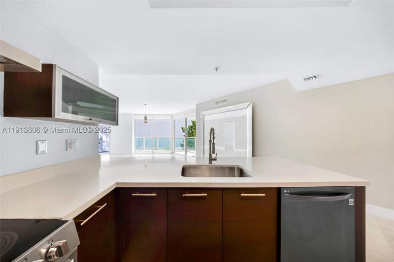 3 bedroom Condominium at 150 Sunny Isles Blvd 601, St Tropez On The Bay 1 Co, Sunny Isles Beach — photo 4