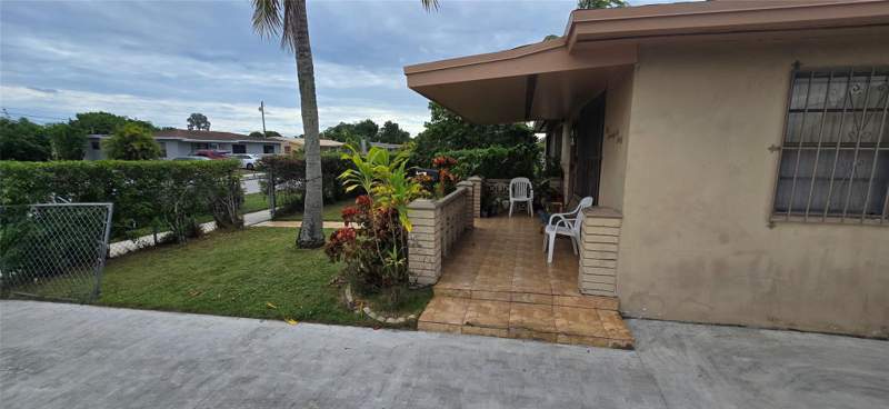 3 bedroom SingleFamilyResidence at 17230 NW 10th Court, Scott Lake Manor Sec 08, Miami — photo 5