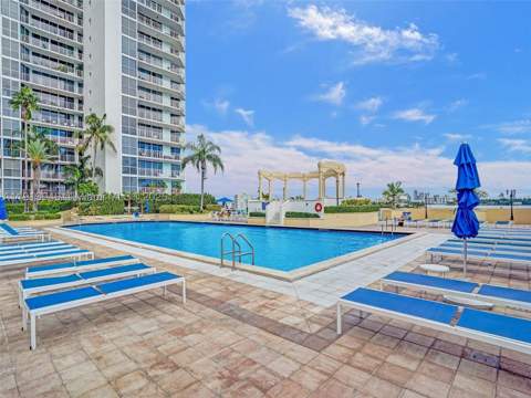 7601 E Treasure Dr 406, North Bay Village FL - photo 11 of 39