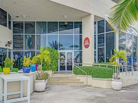 7601 E Treasure Dr 406, North Bay Village FL - photo 12 of 39