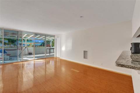 7601 E Treasure Dr 406, North Bay Village FL - photo 17 of 39