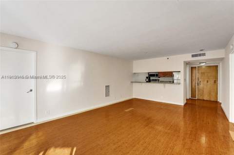 7601 E Treasure Dr 406, North Bay Village FL - photo 19 of 39