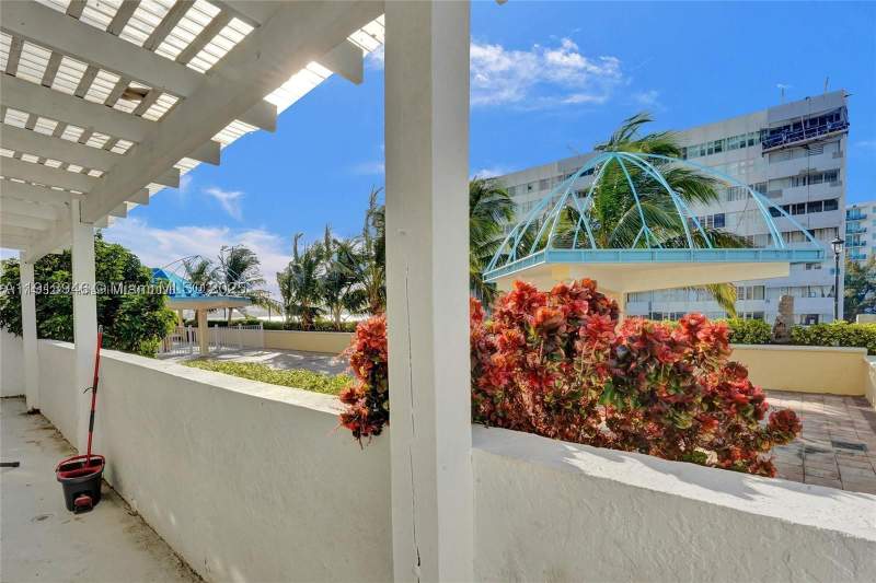2 bedroom Condominium at 7601 E Treasure Dr 406, The Grandview Palace Cond, North Bay Village — photo 2