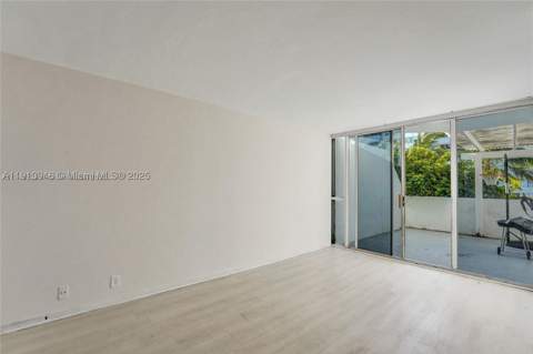 7601 E Treasure Dr 406, North Bay Village FL - photo 20 of 39