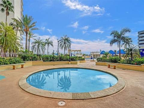 7601 E Treasure Dr 406, North Bay Village FL - photo 7 of 39