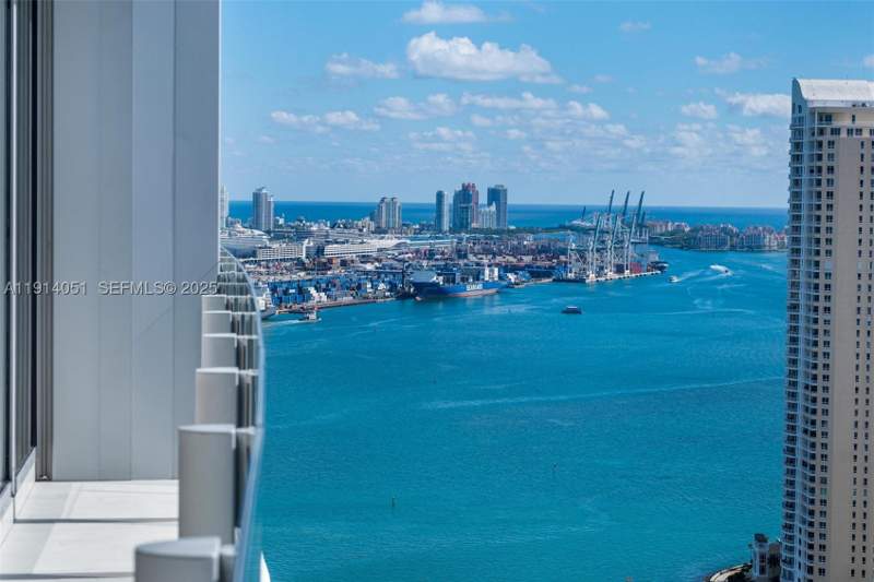 2 bedroom Condominium at 300 Biscayne Boulevard Way 3506W, Aston Martin, Miami — photo 4