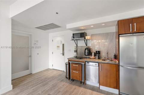 1060 Ocean Dr D307, Miami Beach FL - photo 23 of 41