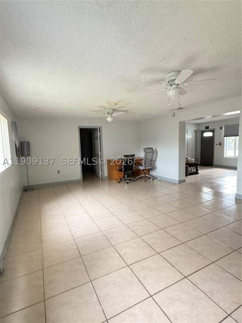 17902 NW 81st Ct, Hialeah FL - photo 10 of 30