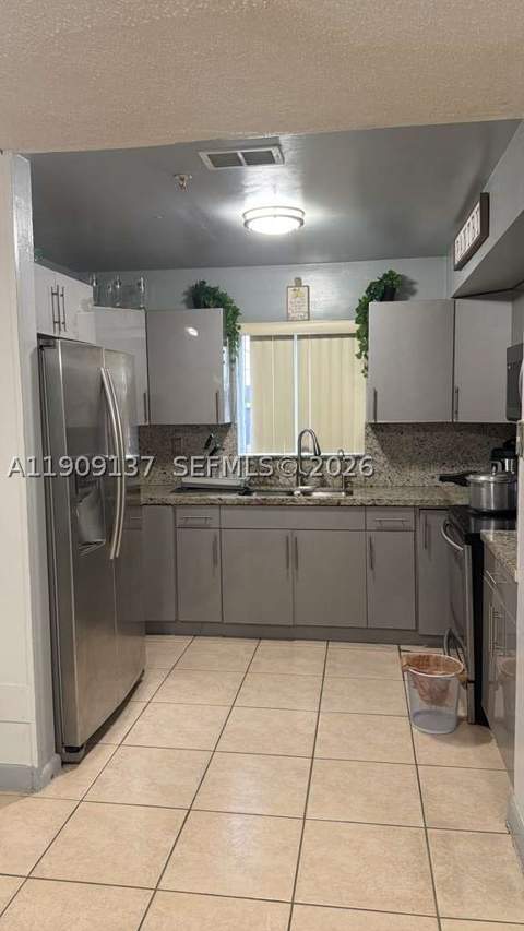 17902 NW 81st Ct, Hialeah FL - photo 6 of 30