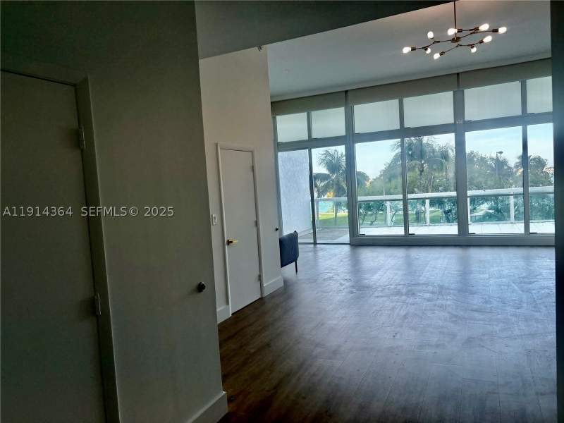 1 bedroom Condominium at 1800 N Bayshore Dr 306, 1800 Club Condo, Miami — photo 3