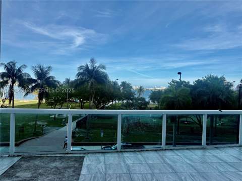1800 N Bayshore Dr 306, Miami FL - photo 6 of 52