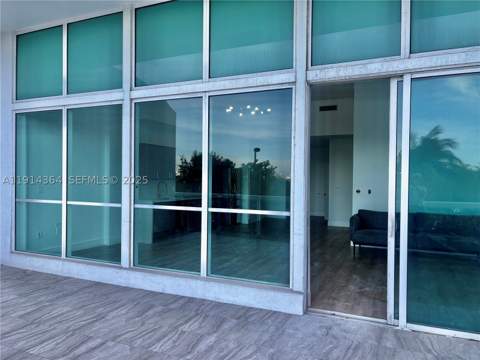 1800 N Bayshore Dr 306, Miami FL - photo 8 of 52