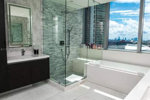 851 NE 1st Ave 1811, Miami FL - photo 13 of 59