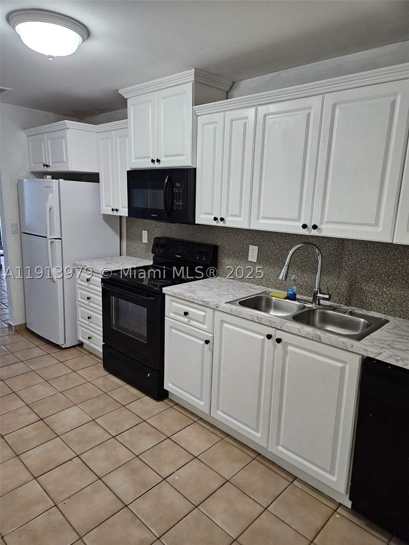 3 bedroom SingleFamilyResidence at 11570 SW 5th St, Gil-Mar Sub, Sweetwater — photo 4