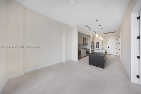 1030 15th St 306, Miami Beach FL - photo 8 of 77