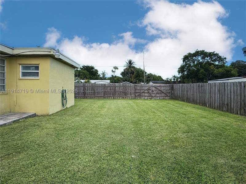 3 bedroom SingleFamilyResidence at 610 NW 17th St, King Robert, Homestead — photo 5