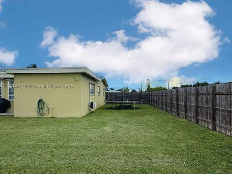 610 NW 17th St, Homestead FL - photo 6 of 29