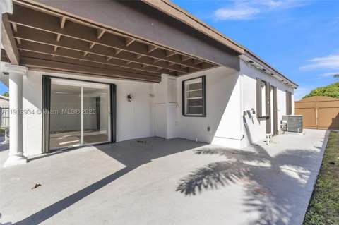 342 W 37th St, Hialeah FL - photo 11 of 35