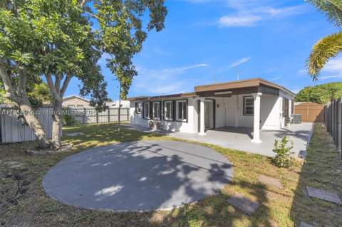 342 W 37th St, Hialeah FL - photo 12 of 35