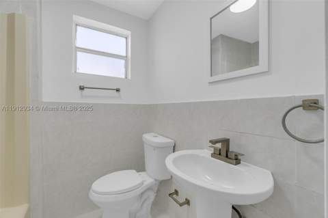 342 W 37th St, Hialeah FL - photo 21 of 35