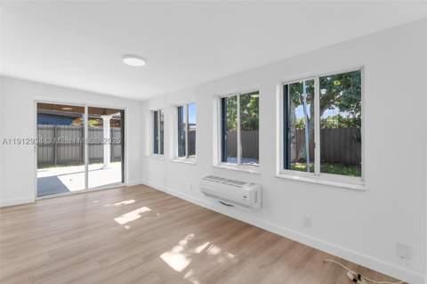 342 W 37th St, Hialeah FL - photo 7 of 35